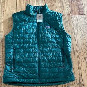 Patagonia men’s nano puff vest